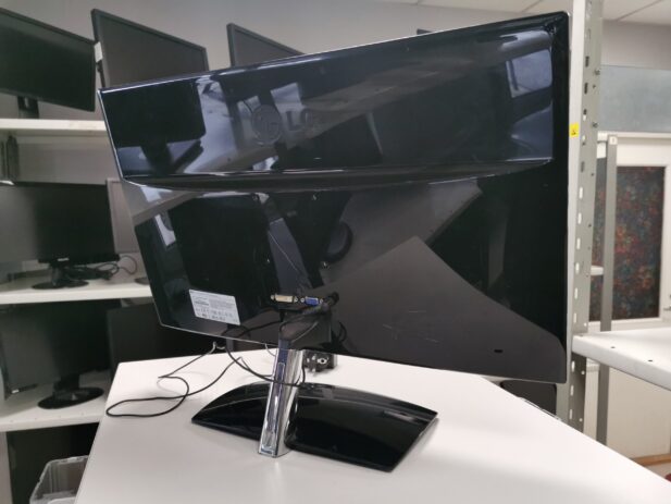 LG E2351T-BN, 23 tolli, FHD - Image 2
