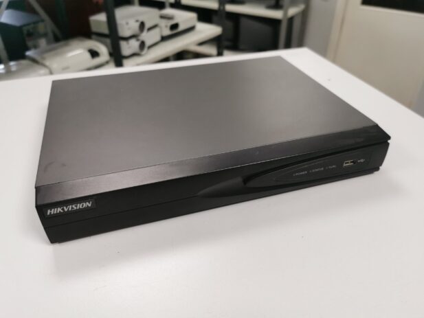HIKVISION DS-7604NI-E1/4P videosalvesti