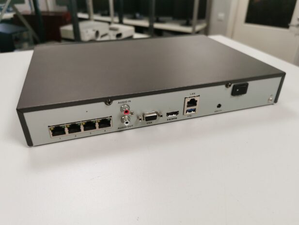 HIKVISION DS-7604NI-E1/4P videosalvesti - Image 2