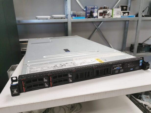 IBM x3550 M4 server/ 4x 600GB SAS/E5-2670