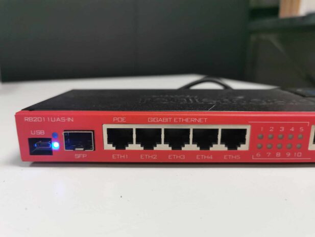 MikroTik RB2011 UASIN ruuter - Image 3