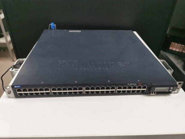 Juniper EX4200-48T 8 PoE switch